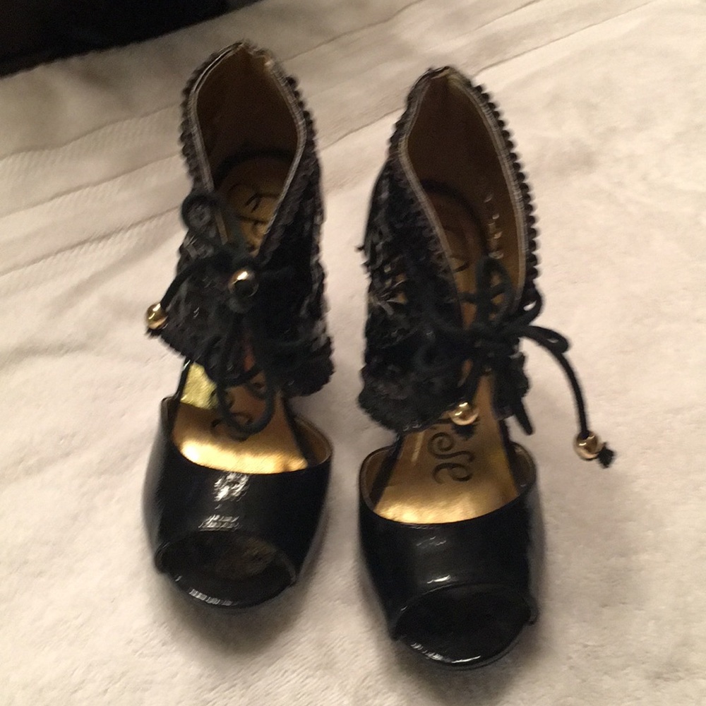 Promise heels in Black - 4” heels - 6.5